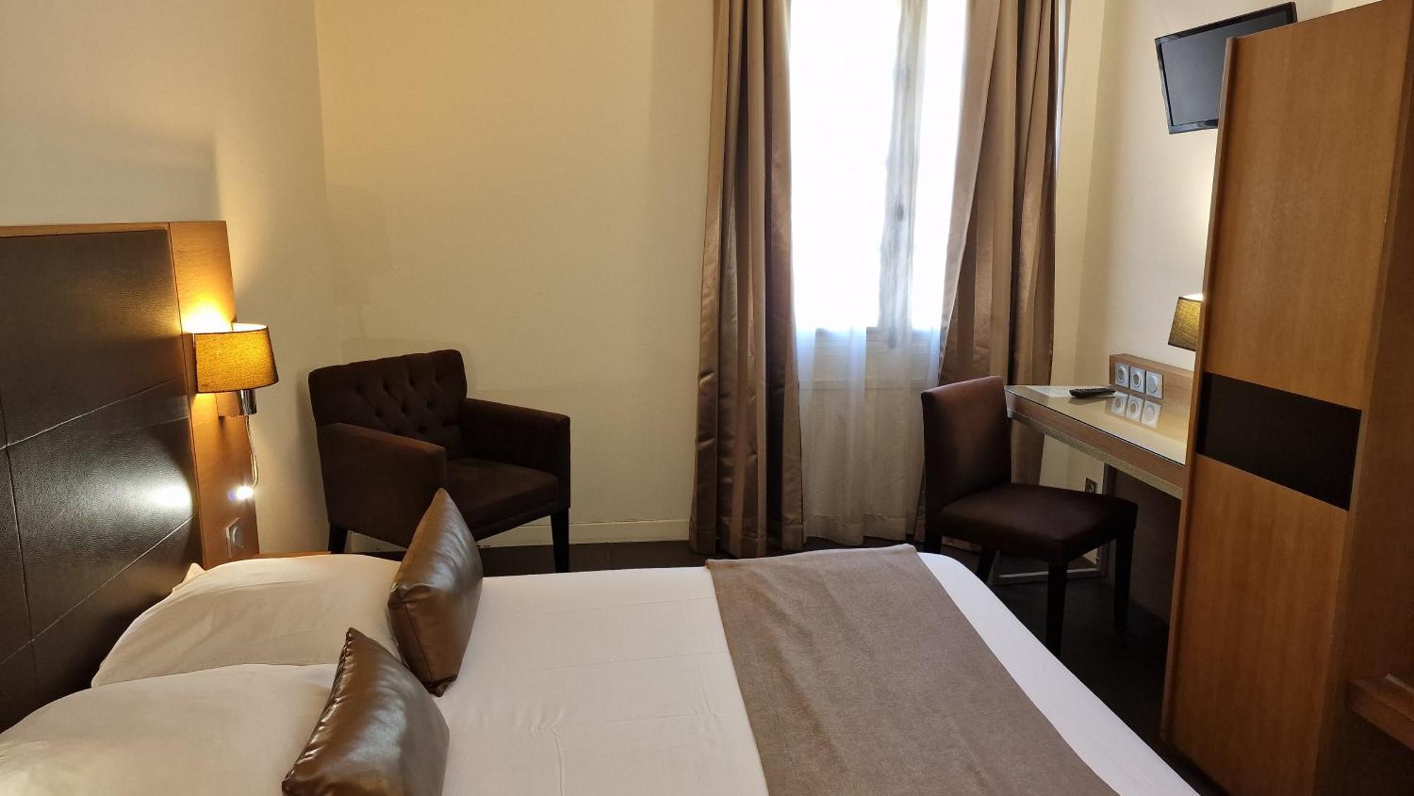 Hotel Restaurant Du Centre Et Du Lauragais كاستيلنوداري المظهر الخارجي الصورة